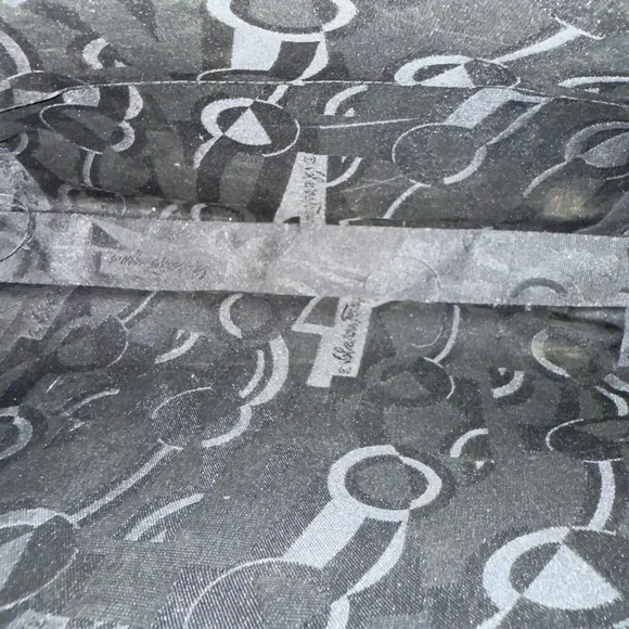 ๐ Salvatore Ferragamo Shoulder Bag - Picture 7 of 13